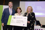 Flor Alvarez de Toledo recoge el premio en nombre de Fernando Mud Castelló